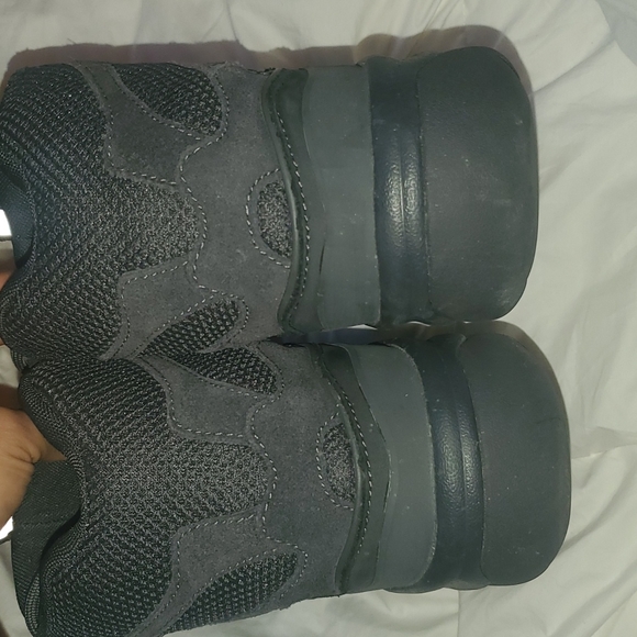 *SOLD*Yeezy desert boots in graphite size 40 - Picture 3 of 7